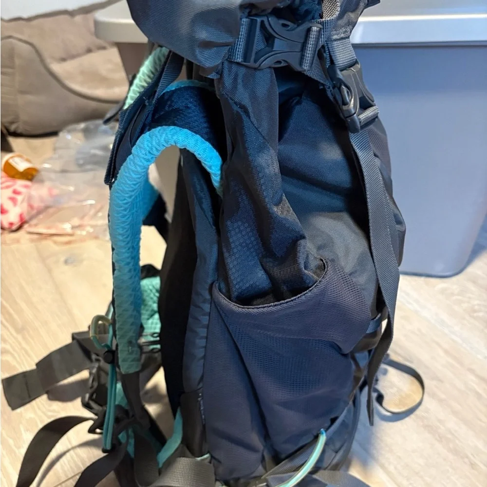 OSPREY Kyte 36 Black with Teal Accent Backpack
